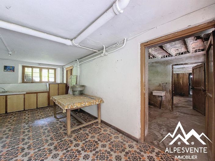 Image No.15-3 Bed House for sale