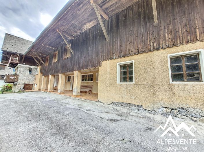 Image No.17-3 Bed House for sale