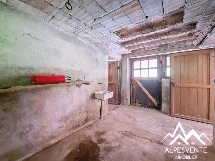 Image No.18-3 Bed House for sale