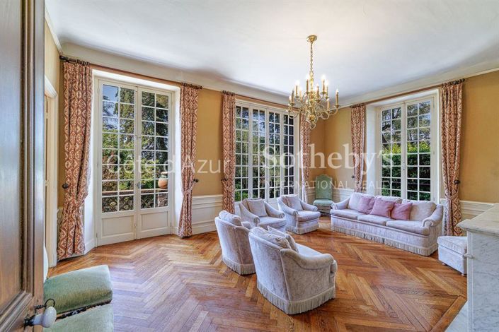 Image No.11-4 Bed Property for sale