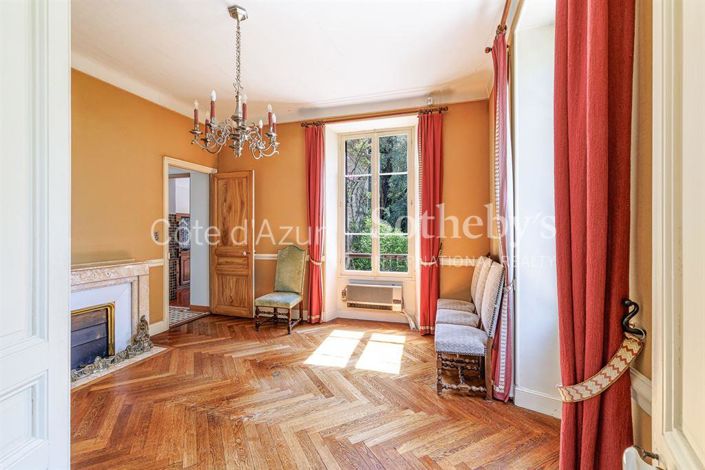 Image No.14-4 Bed Property for sale