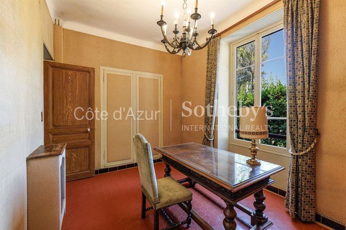 Image No.15-4 Bed Property for sale