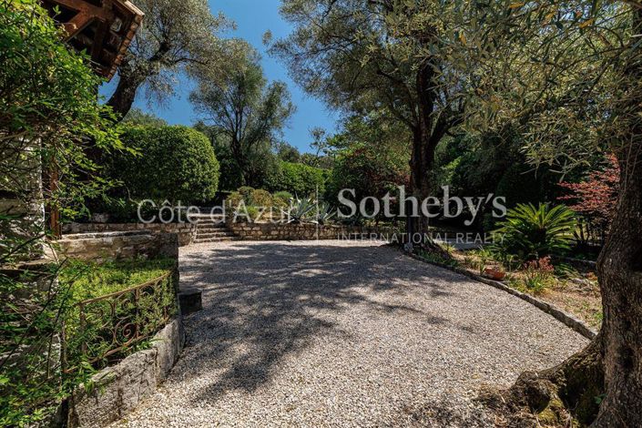 Image No.2-4 Bed Property for sale