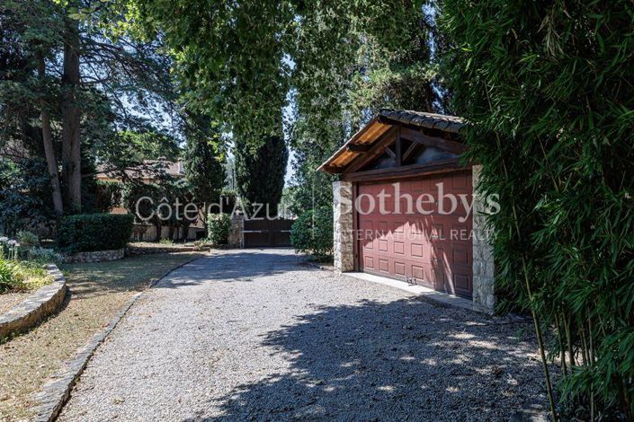 Image No.8-4 Bed Property for sale