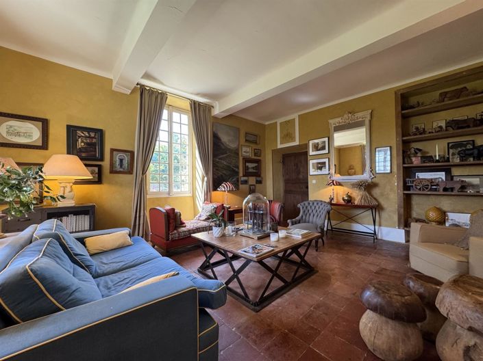 Image No.12-7 Bed House for sale