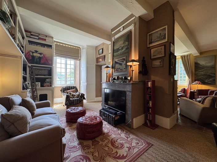 Image No.14-7 Bed House for sale