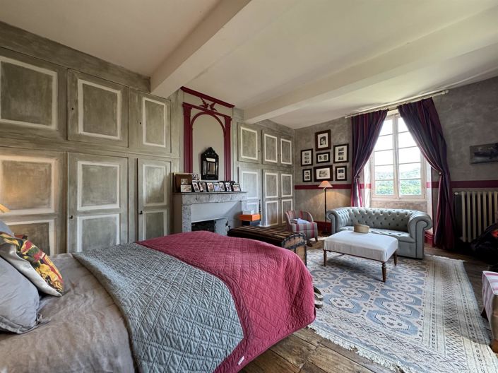 Image No.20-7 Bed House for sale