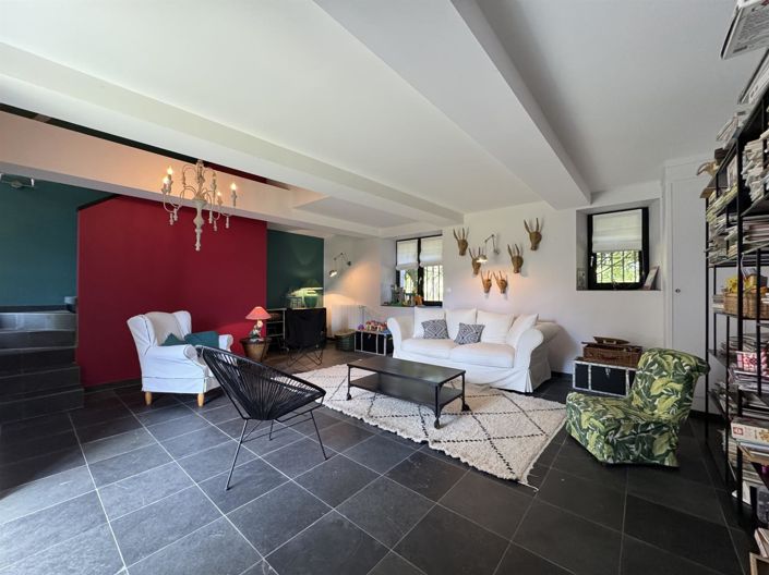 Image No.27-7 Bed House for sale