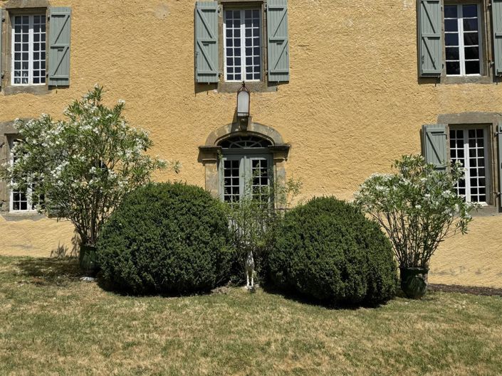 Image No.8-7 Bed House for sale