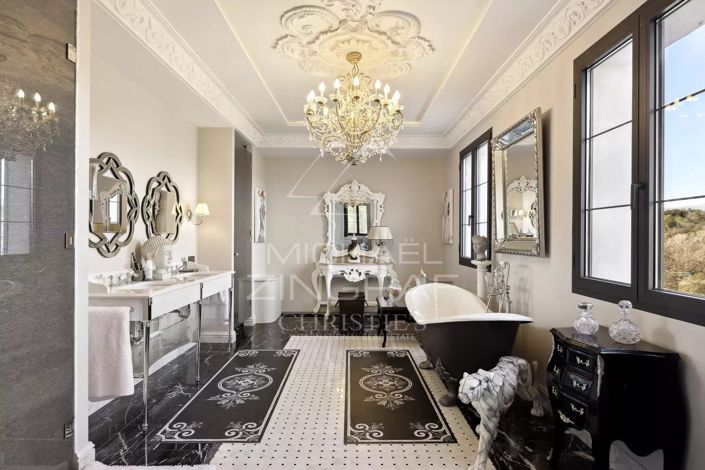 Image No.6-9 Bed House for sale