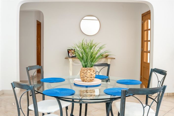 Image No.21-4 Bed House for sale