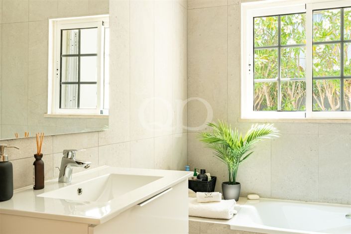 Image No.31-4 Bed House for sale