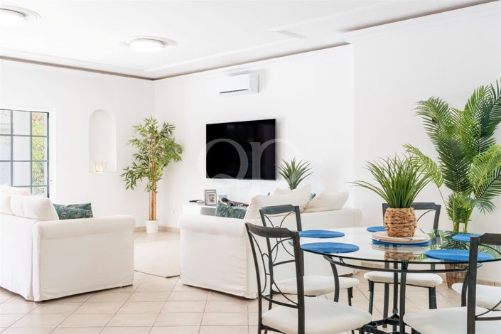 Image No.4-4 Bed House for sale