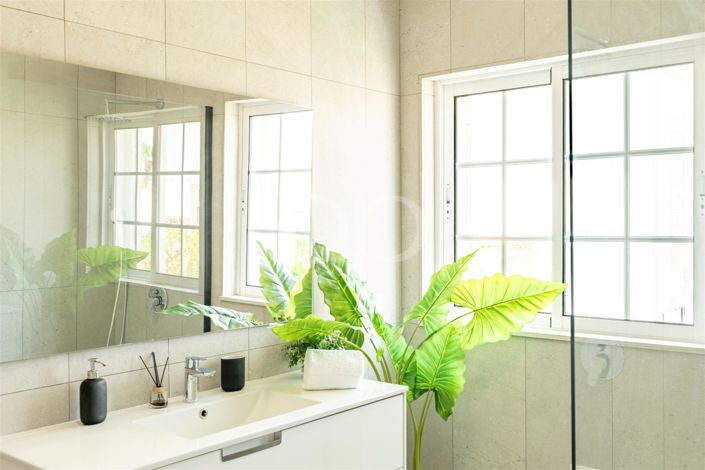 Image No.45-4 Bed House for sale