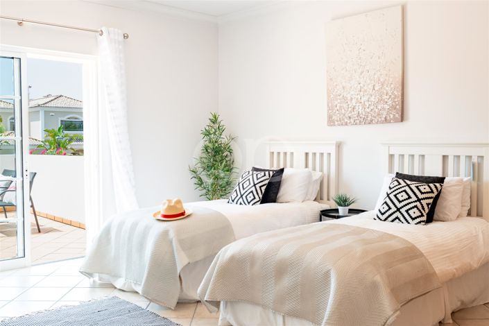 Image No.9-4 Bed House for sale