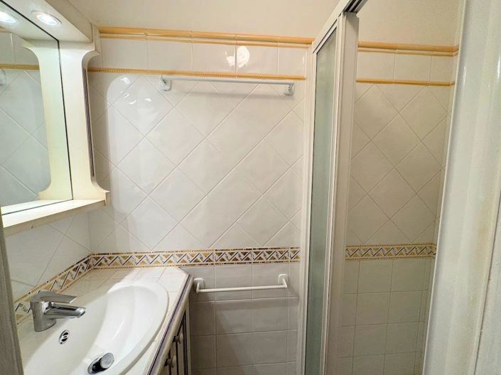 Image No.16-2 Bed Apartment for sale