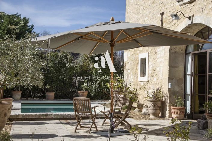 Image No.1-5 Bed House for sale