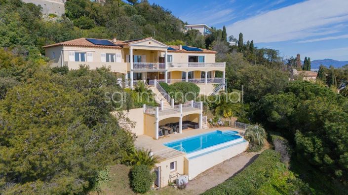 Image No.1-7 Bed House for sale