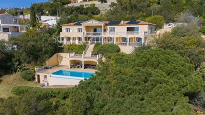 1 - Les Issambres, House