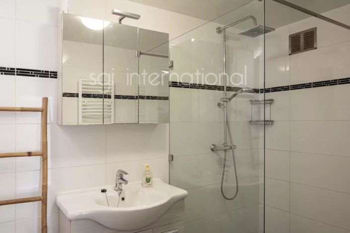 Image No.12-7 Bed House for sale