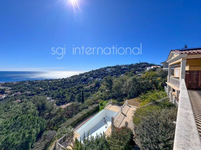 Image No.8-7 Bed House for sale