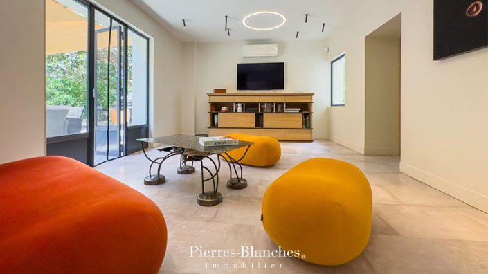 Image No.3-5 Bed House for sale