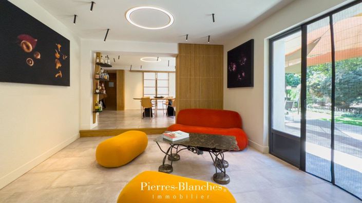 Image No.5-5 Bed House for sale