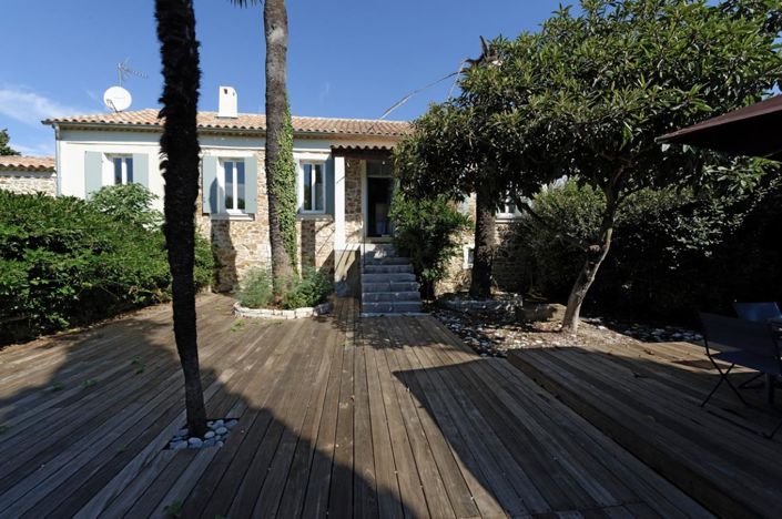 Image No.1-7 Bed House for sale