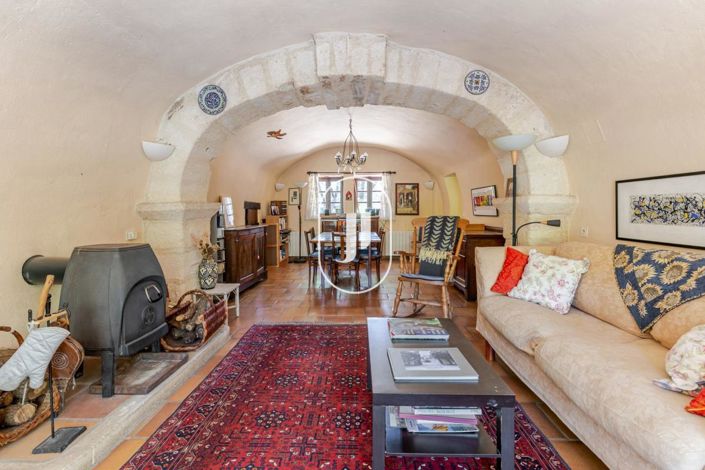 Image No.2-4 Bed House for sale