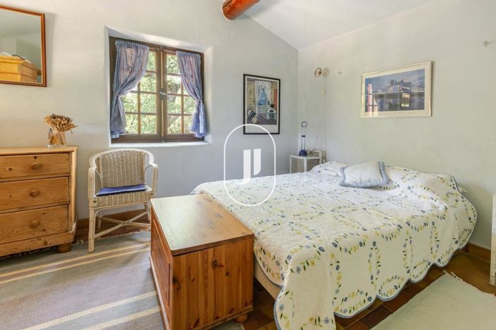 Image No.6-4 Bed House for sale