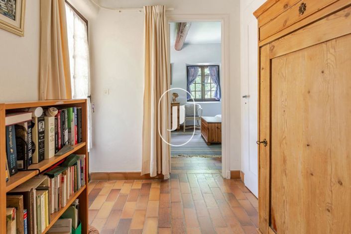 Image No.9-4 Bed House for sale