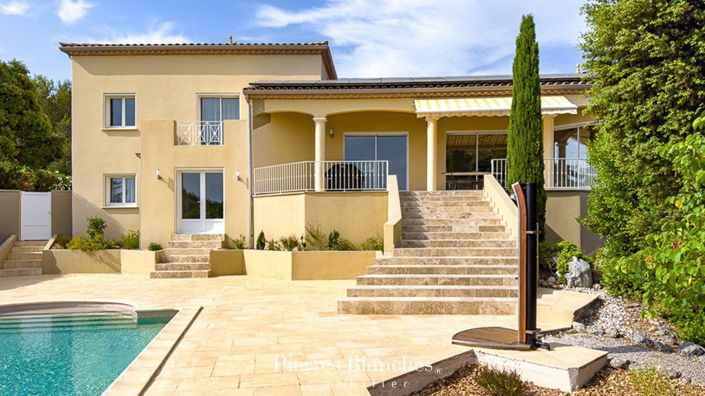 Image No.1-4 Bed House for sale