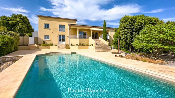 Image No.2-4 Bed House for sale