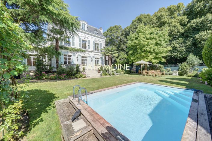 Image No.1-7 Bed Property for sale