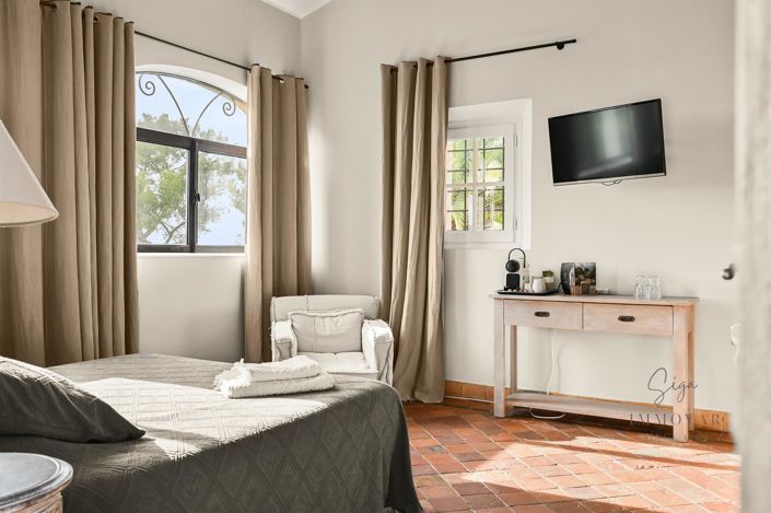 Image No.16-10 Bed House for sale