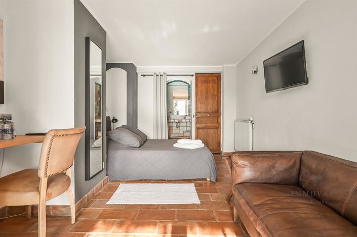 Image No.29-10 Bed House for sale