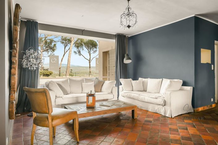 Image No.5-10 Bed House for sale