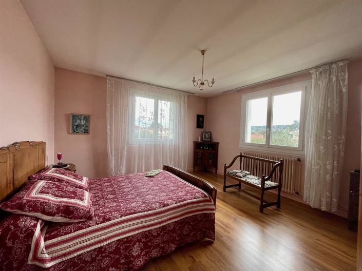 Image No.15-5 Bed House for sale