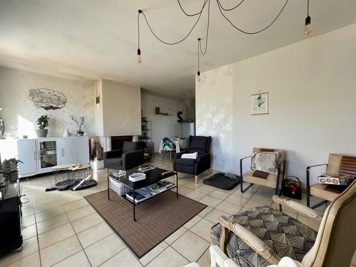 Image No.18-5 Bed House for sale