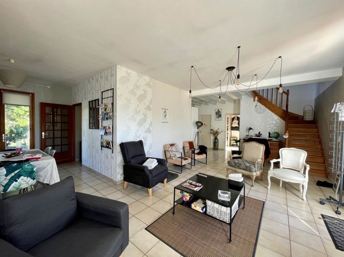 Image No.19-5 Bed House for sale