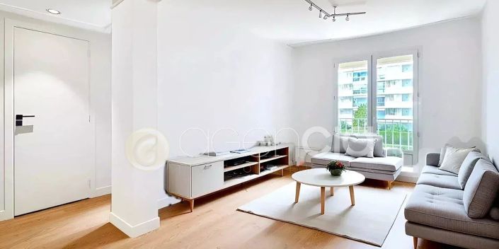 Image No.2-Appartement de 2 chambres à vendre à Cannes