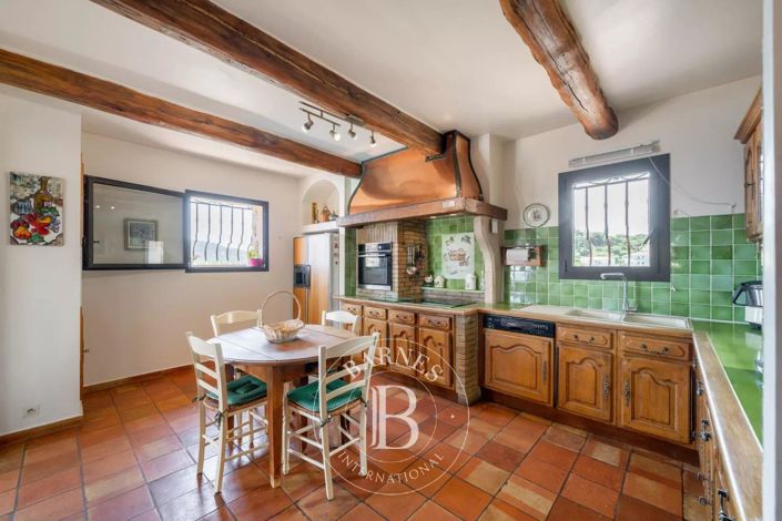 Image No.4-5 Bed House for sale