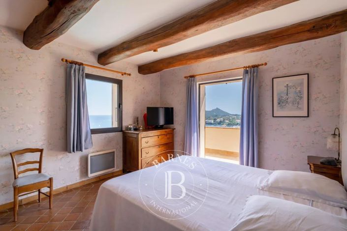 Image No.5-5 Bed House for sale