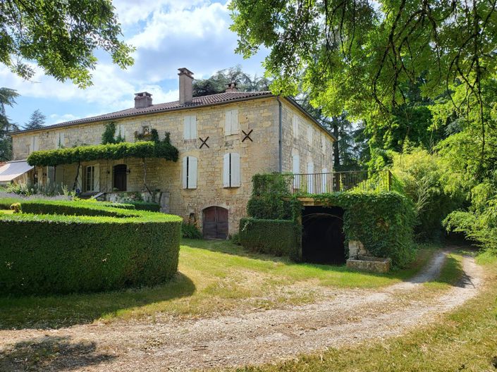 Image No.1-5 Bed House for sale