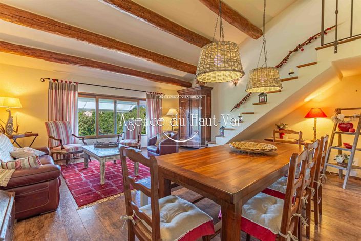 Image No.16-5 Bed House for sale