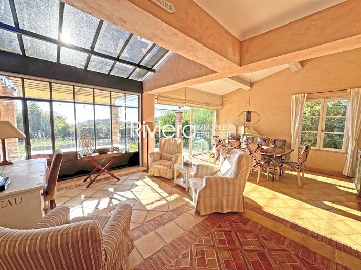 Image No.10-5 Bed House for sale