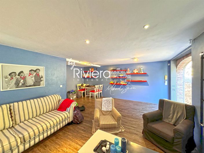 Image No.20-5 Bed House for sale