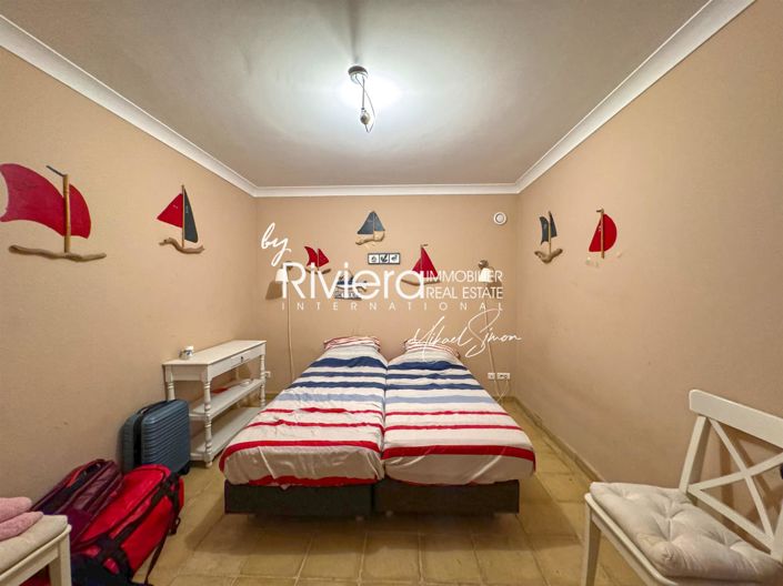 Image No.31-5 Bed House for sale