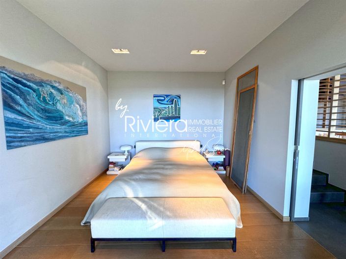 Image No.12-6 Bed House for sale