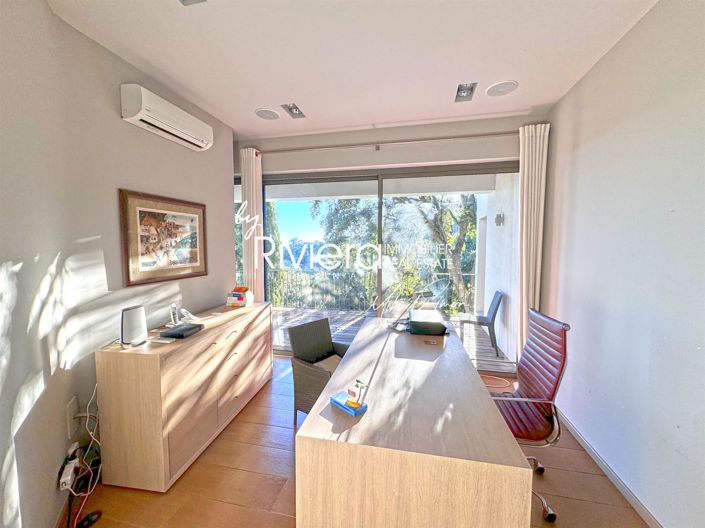 Image No.13-6 Bed House for sale